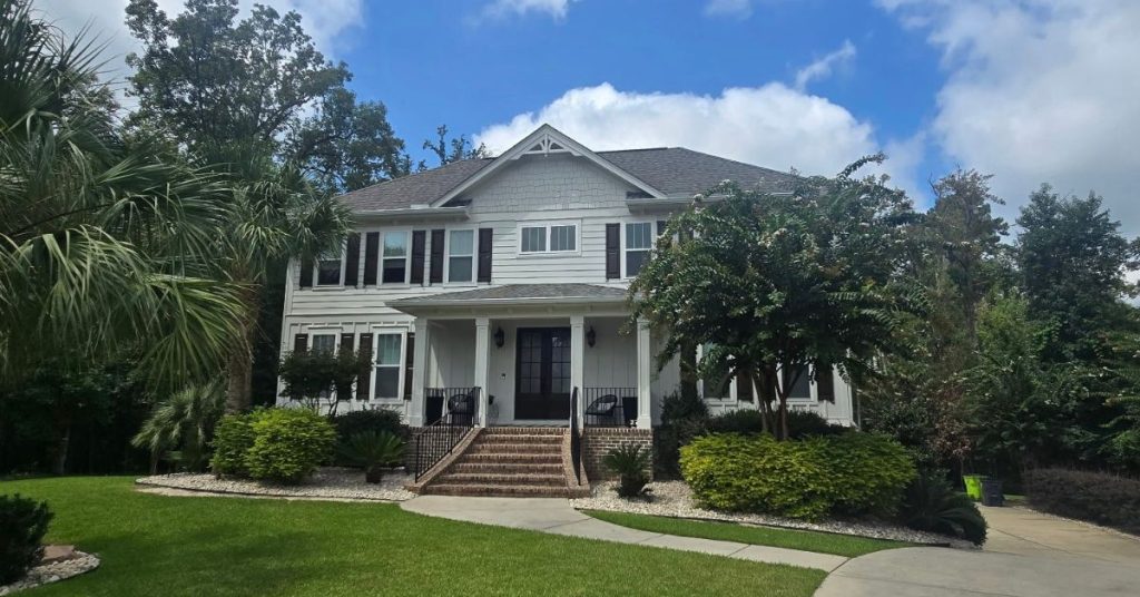 6 Exterior Accent Colors That Boost Your Home’s Curb Appeal